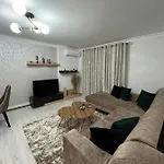 Luxury * Golem (Tirana)