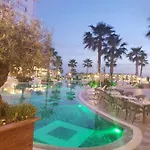Luxury * Golem (Tirana)